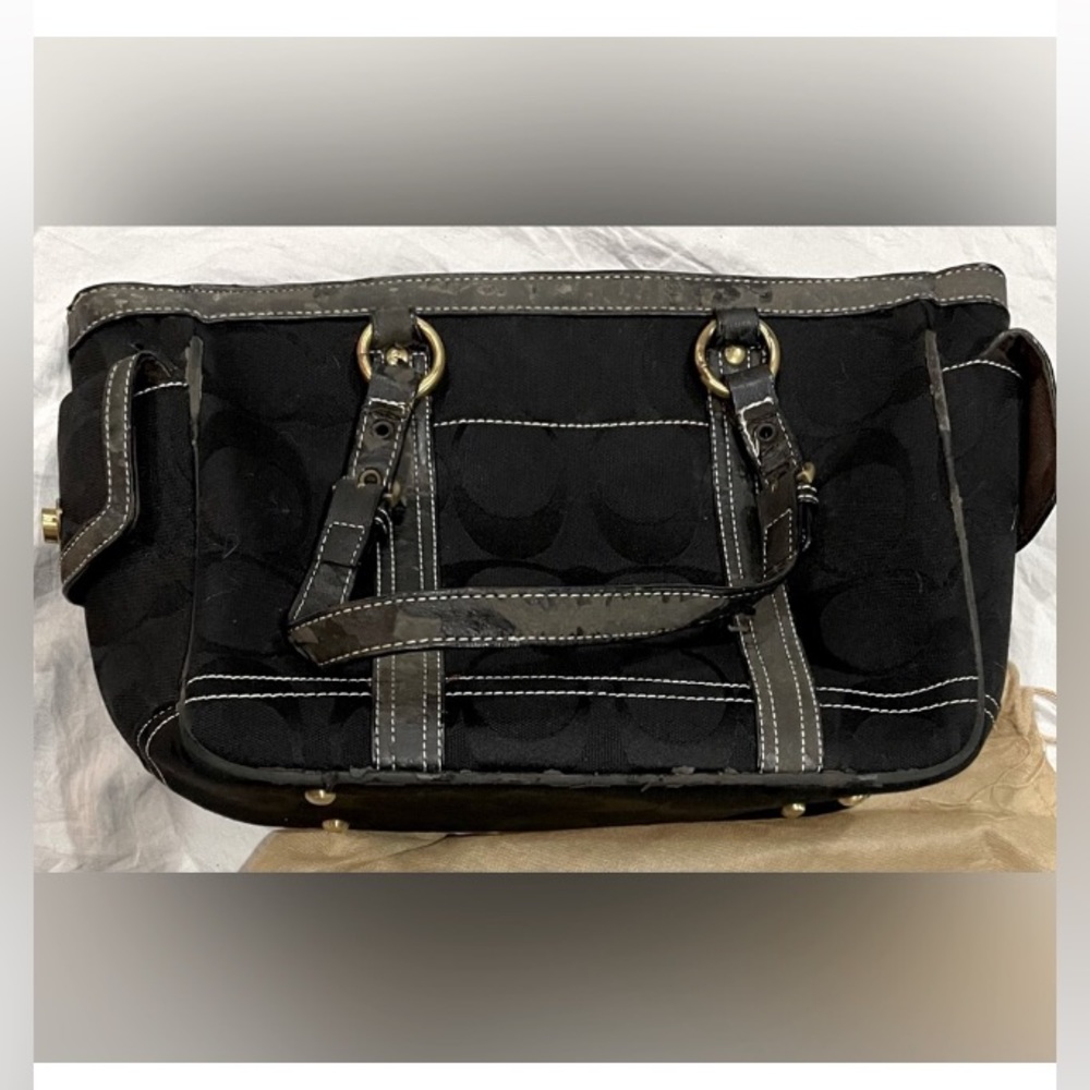 COAC H SHOULDER HANDBAG BLACK WITH TAN DUSTBAG SIZE 15x9 *ESTATE SALE FIND* - Picture 2 of 8